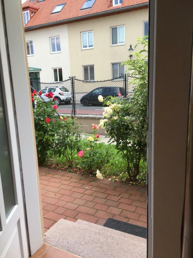 Terrasse Wohnungen Mit Parking In Zentrum Baden Exterior foto